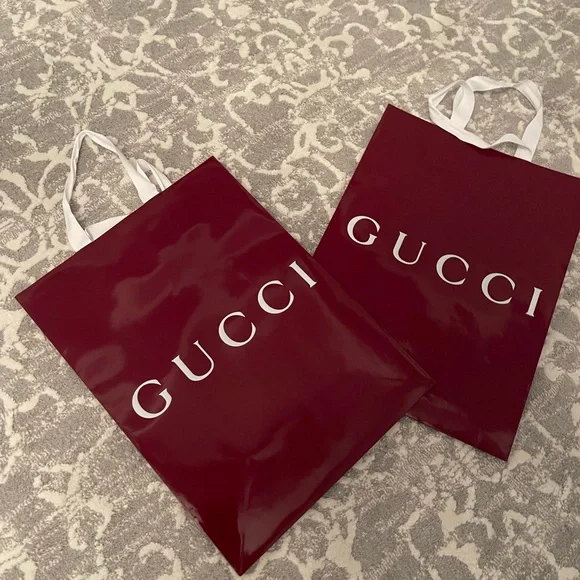 TWO Gucci shopping bags - Picture 2 of 4